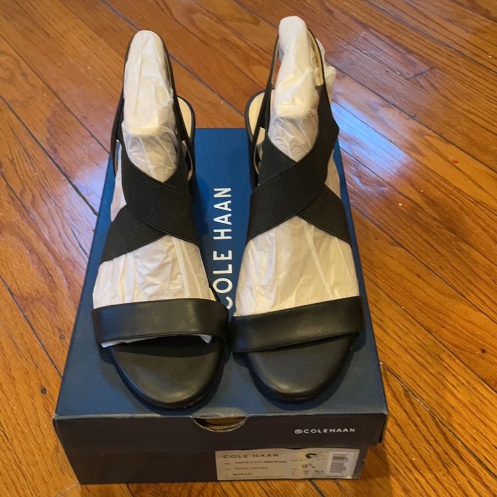 COLE HAAN Black Leather Sandals 9.5